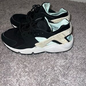 Nike Black and White Hurraches with Mint Accents